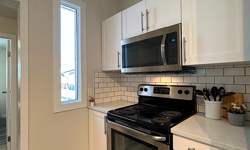 Fully Furnished 3 Be...