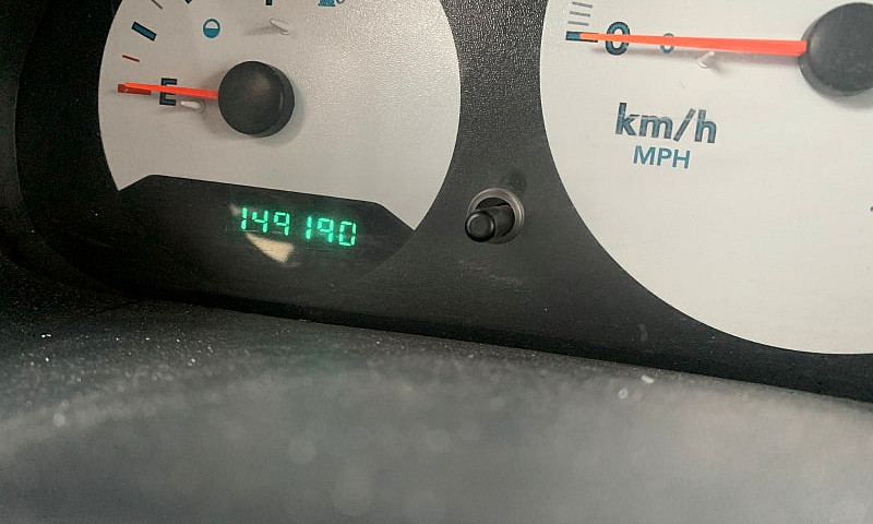 2005 Dodge Caravan 3...