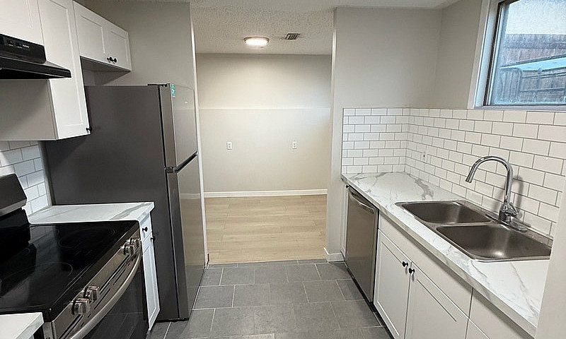 2 Bedroom Basement S...
