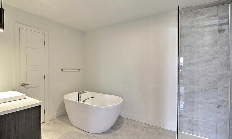 Superbe Condo Haut D...