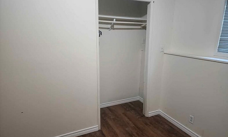 2 Bedroom Basement/B...