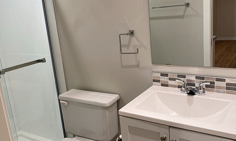 1 Bedroom Suite In B...