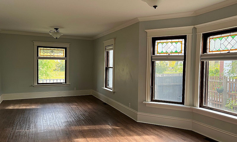 Gorgeous 1 Bedroom +...