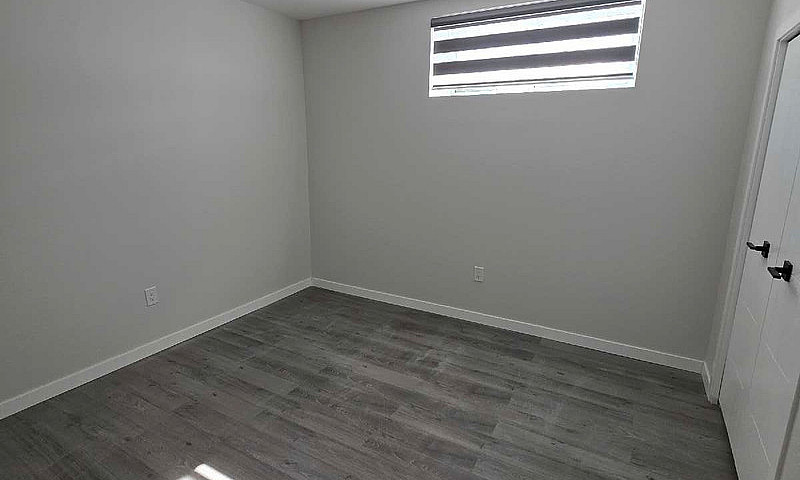 2 Bedroom Basement F...