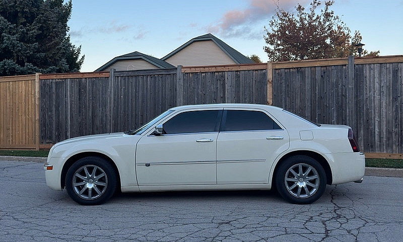 2008 Chrysler 300C...