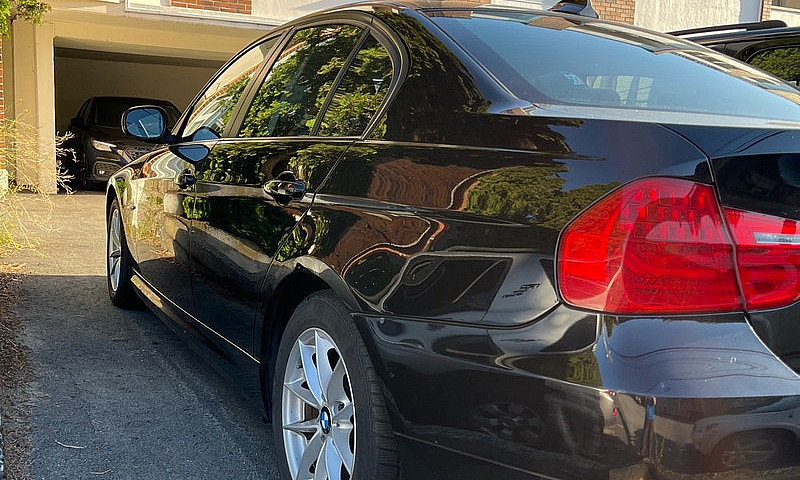 2011 Bmw 323I...