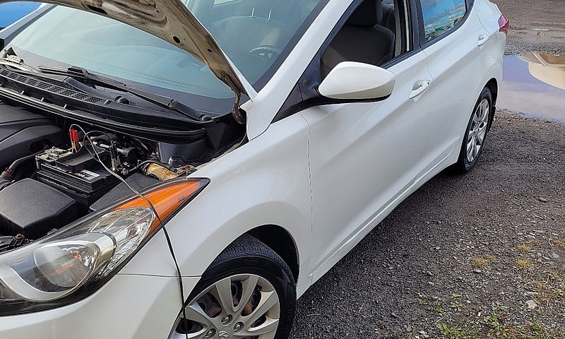 2012 Hyundai Elantra...