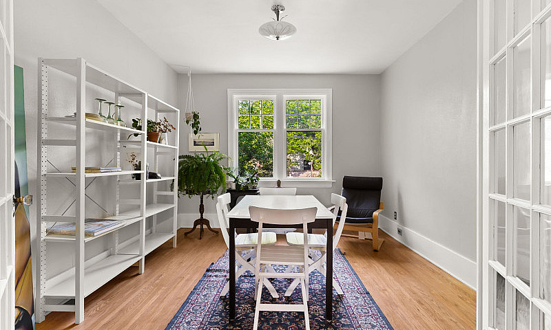 Beautiful 3 Bed/1 Ba...