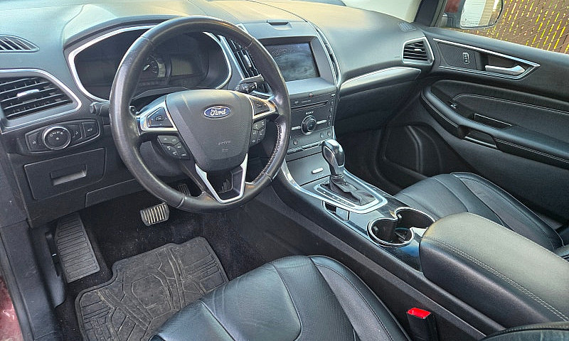 Ford Edge Titanium 2...