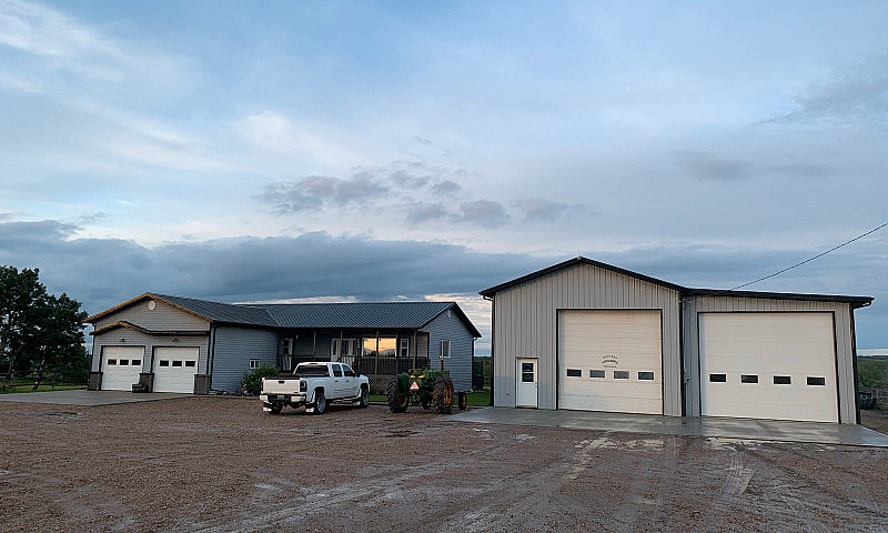  Acreage Home For Sa...