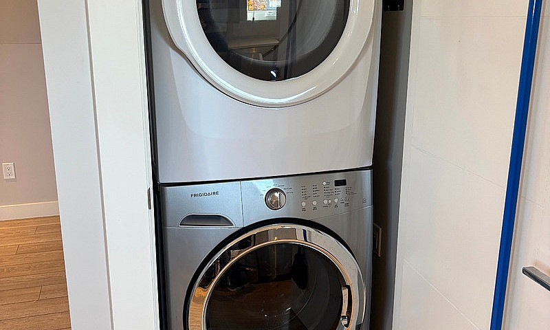 2 Bedroom Basement S...
