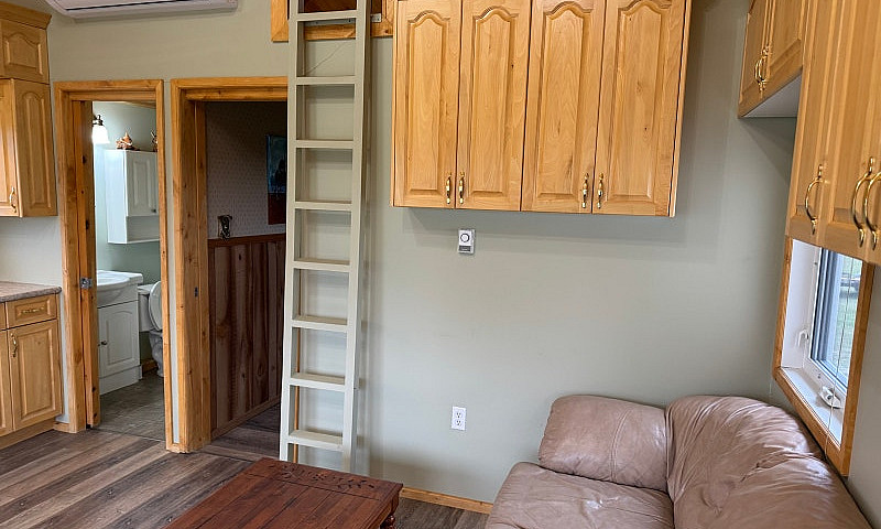  House For Sale To B...