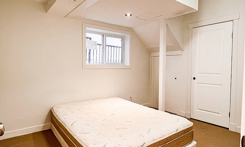Bright 2-Bed Walkout...