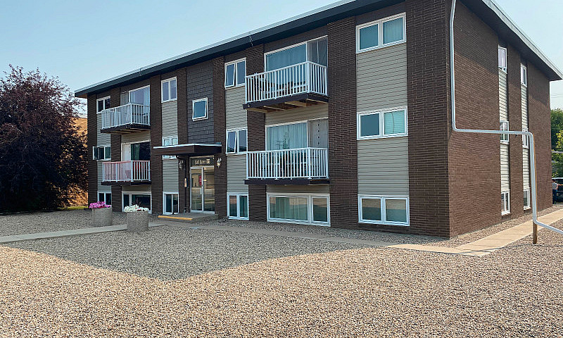 Large, Renovated 2Bd...