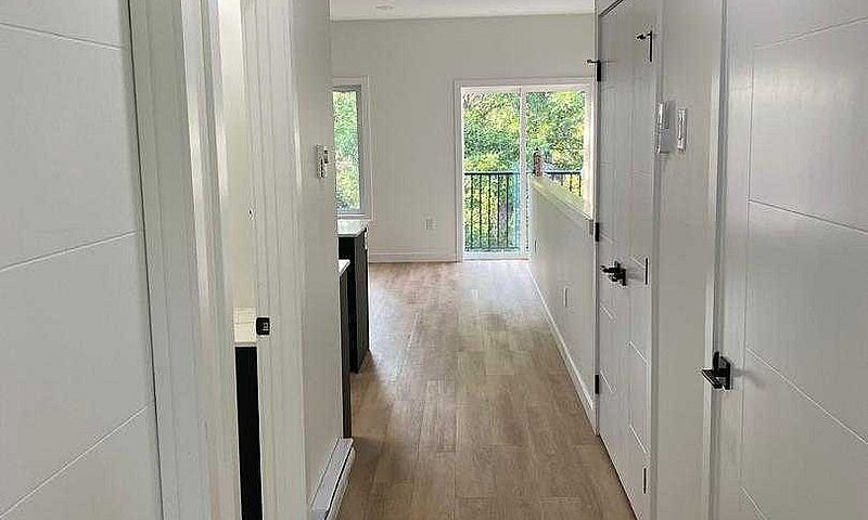 2 Bedroom Flat With ...