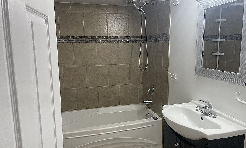 Spacious 2 Bedroom B...