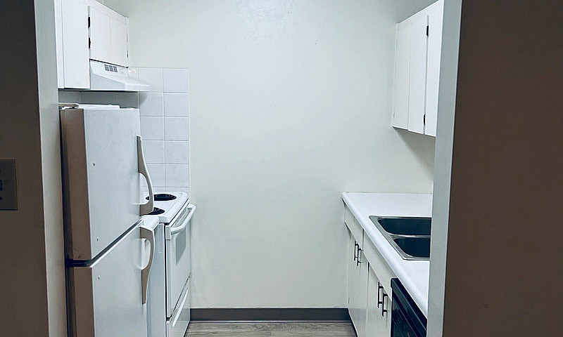 $1270 Sublet Availab...