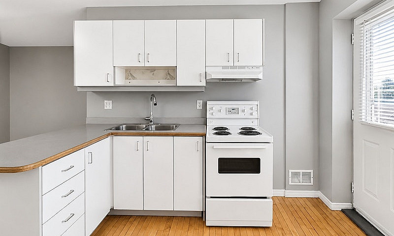 548 Concession Ave S...