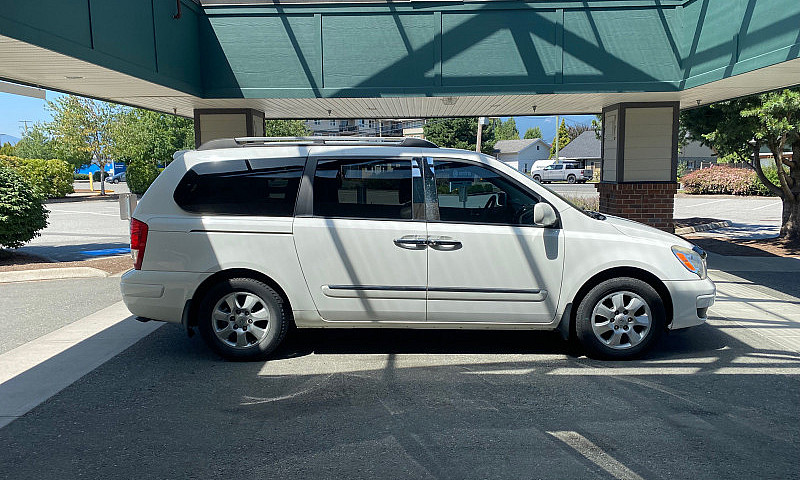 2007 Hyundai Entoura...