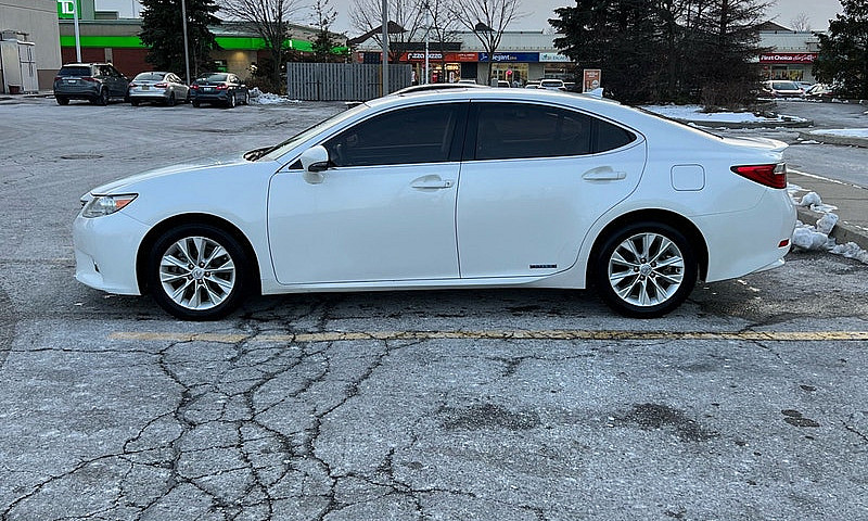 Lexus Es300H ...