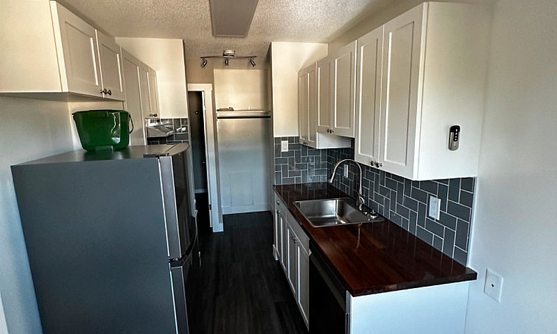 1 Bedroom Suites For...