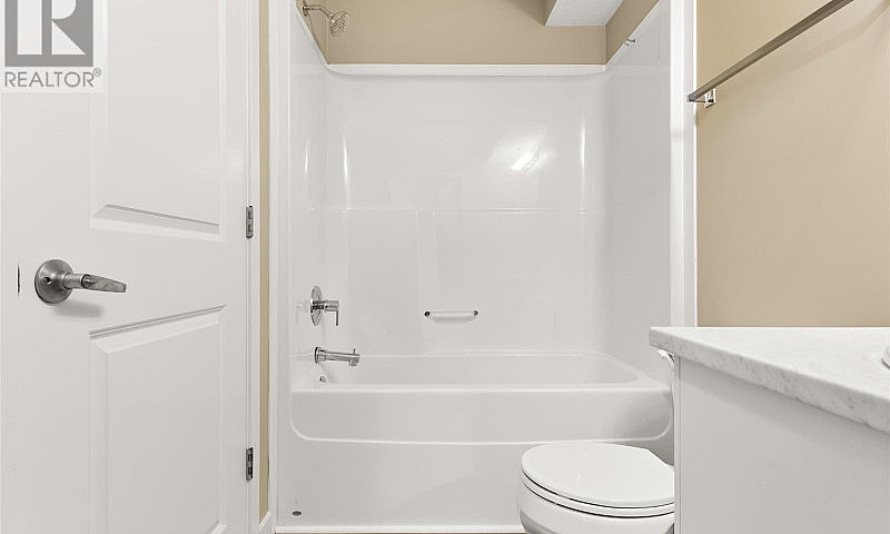 2 Beds 1 Bath - Town...