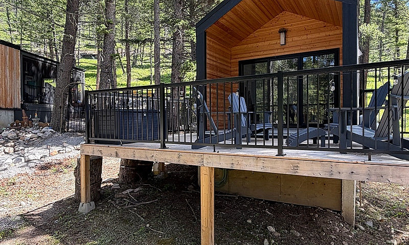 Seasonal Cabin On Le...