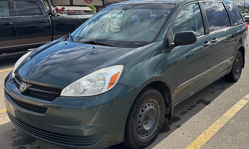 Toyota Sienna 2003. ...