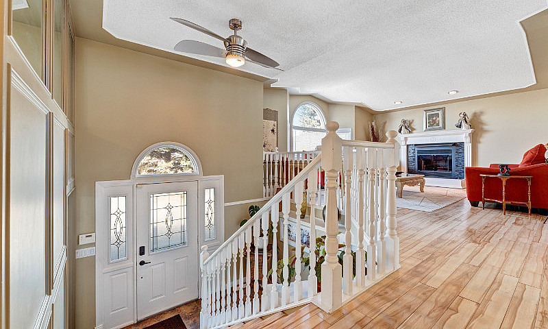 Luxury Living With L...