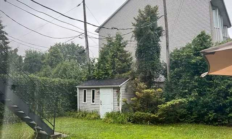 For Rent/A Louer – C...