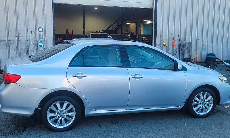 Toyota Corolla 2010...