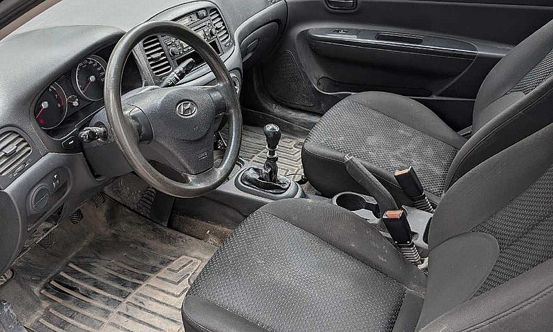 2010 Hyundai Accent ...