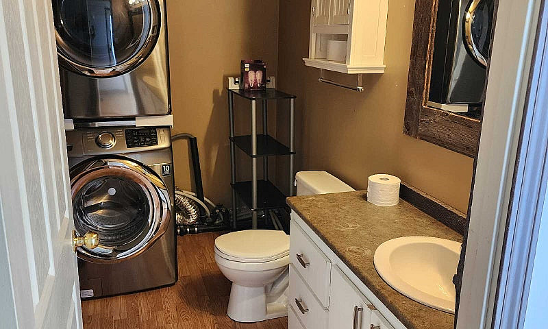 1975 Mobile Home Pee...