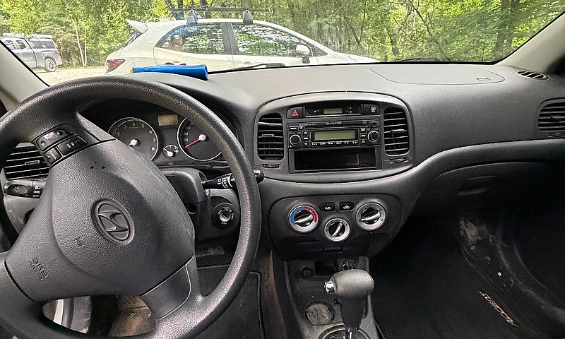 2011 Hyundai Accent...