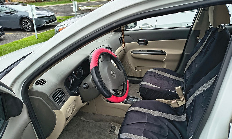 2011 Hyundai Accent ...