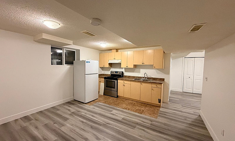 Basement Suite For R...