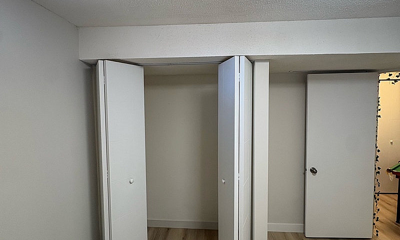 Full Basement For Re...