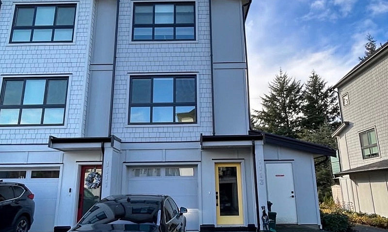 2 Bedroom 2.5 Bathro...