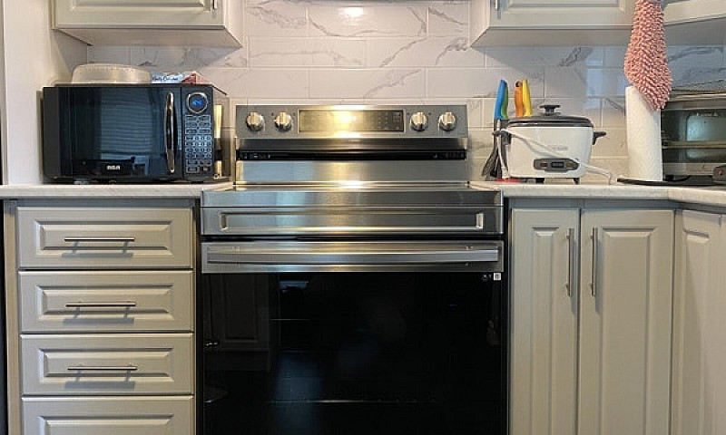 Spacious 3 Bdrm Uppe...