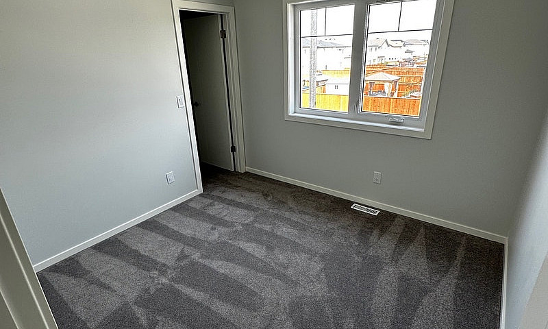 4 Bedroom Home For R...