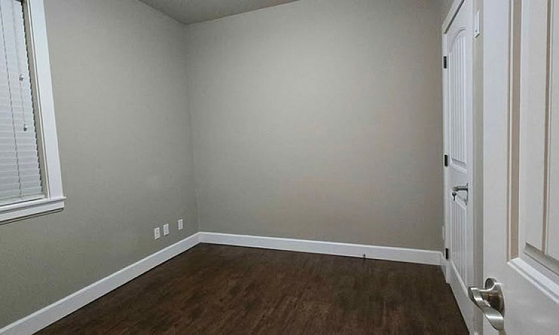 4 Beds 3 Baths House...