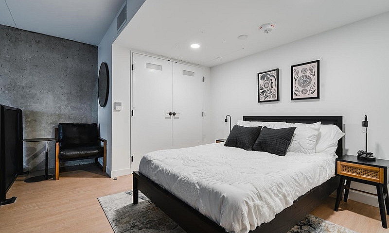 Move In Asap! Downto...