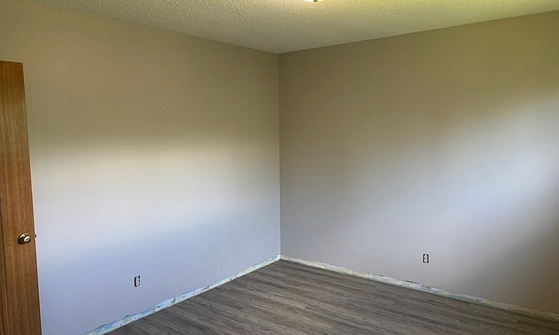 Shop And House For R...