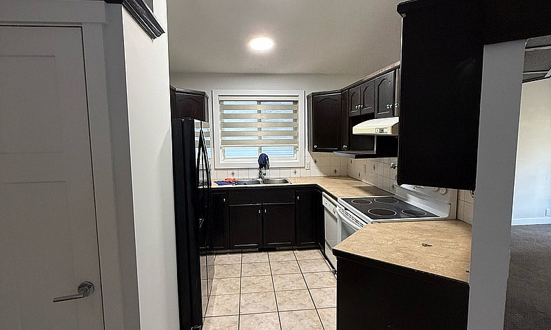 5-Bedroom House For ...