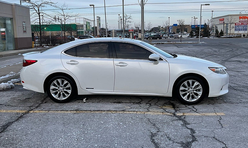 Lexus Es300H ...