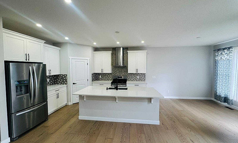 3 Bedroom Plus Den...