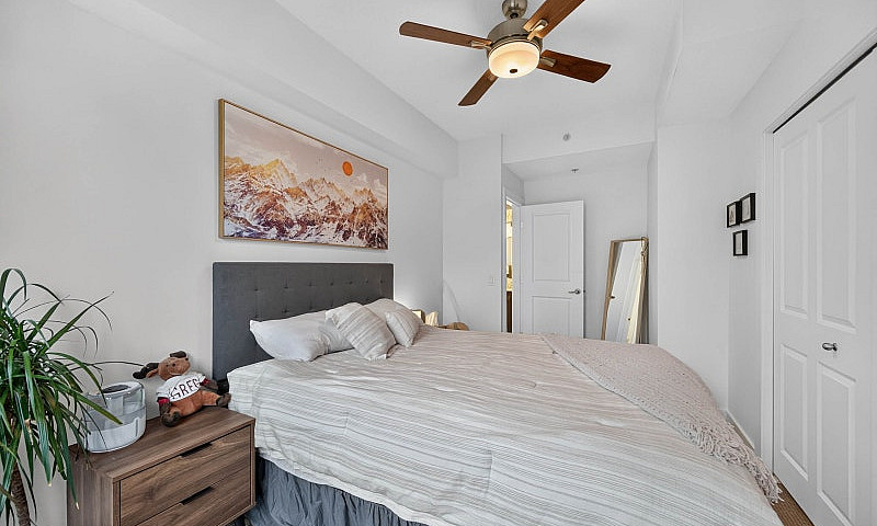 Beautiful Two Bedroo...
