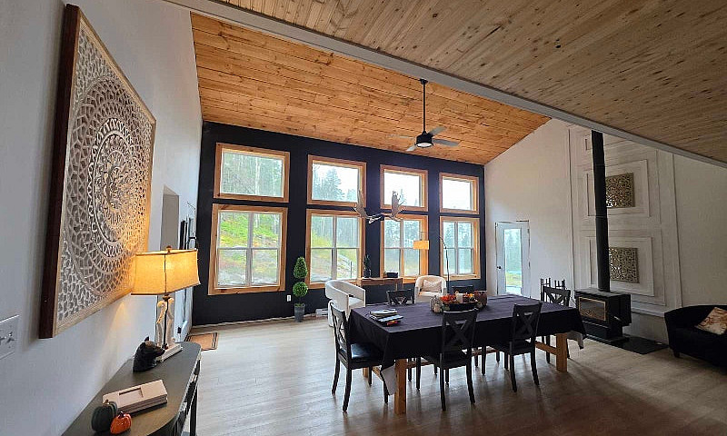 4,200 Sq Ft Executiv...