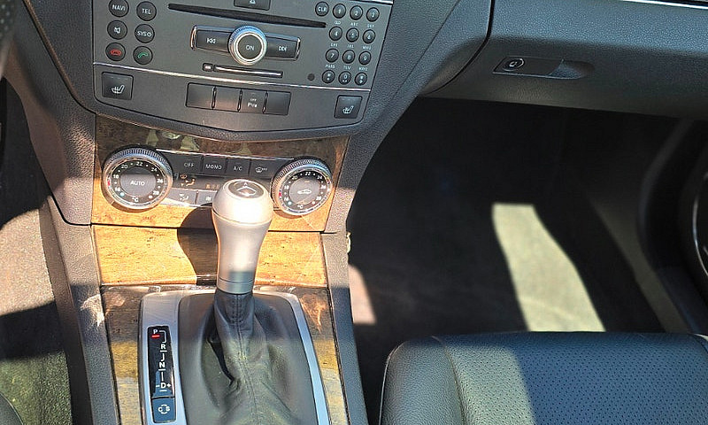2010 Mercedes Benz C...