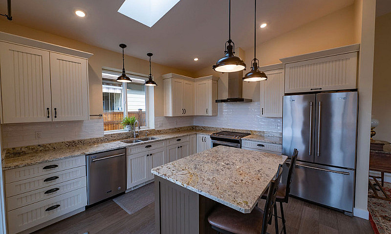 Open Concept In Oliv...